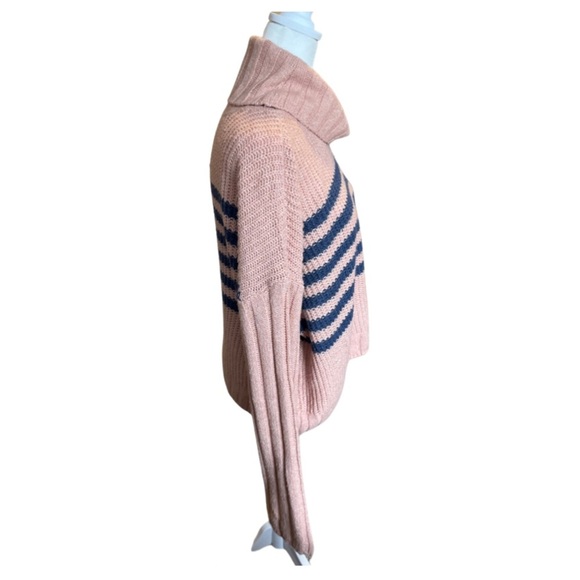 NWT. SO pink and blue comfy turtleneck sweater L - Picture 3 of 7